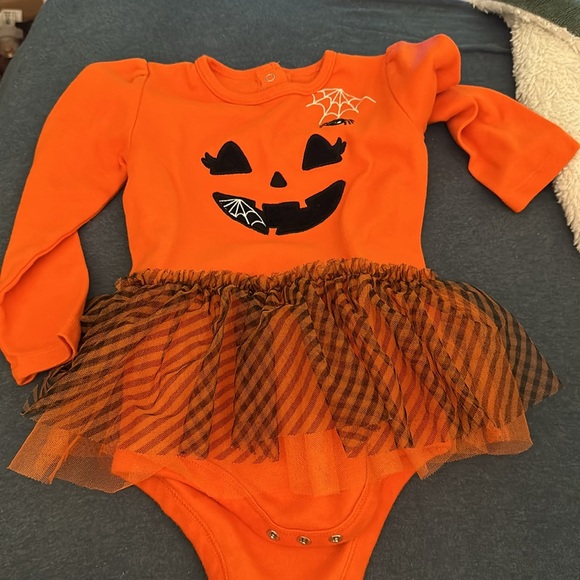 Toddler girls 24m - 2T clothing - 40 pieces - Picture 8 of 16